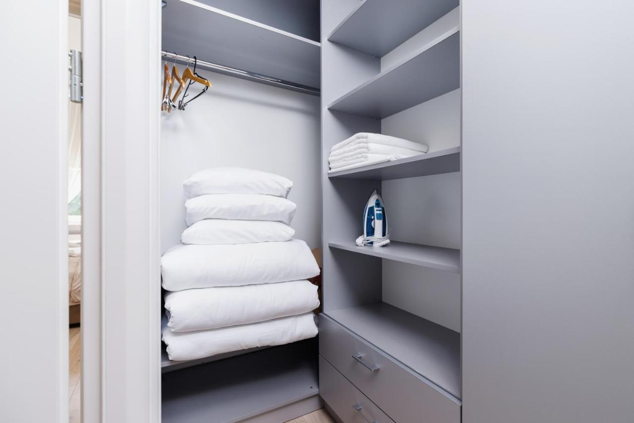 Modern Apartment Lubicz Krakow By Noclegi Renters Bagian luar foto